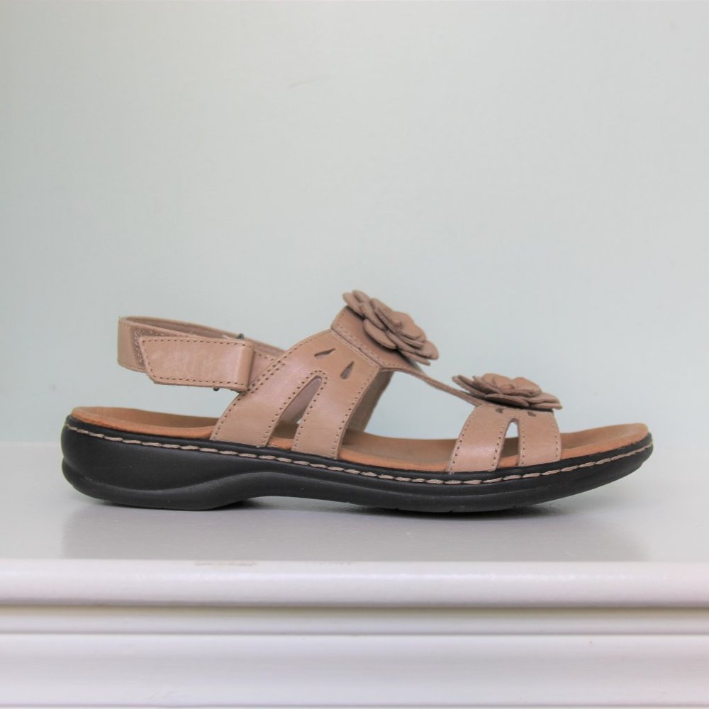 BYE-BYE SALE!!! Clarks Leisa Claytin Flat Sandal